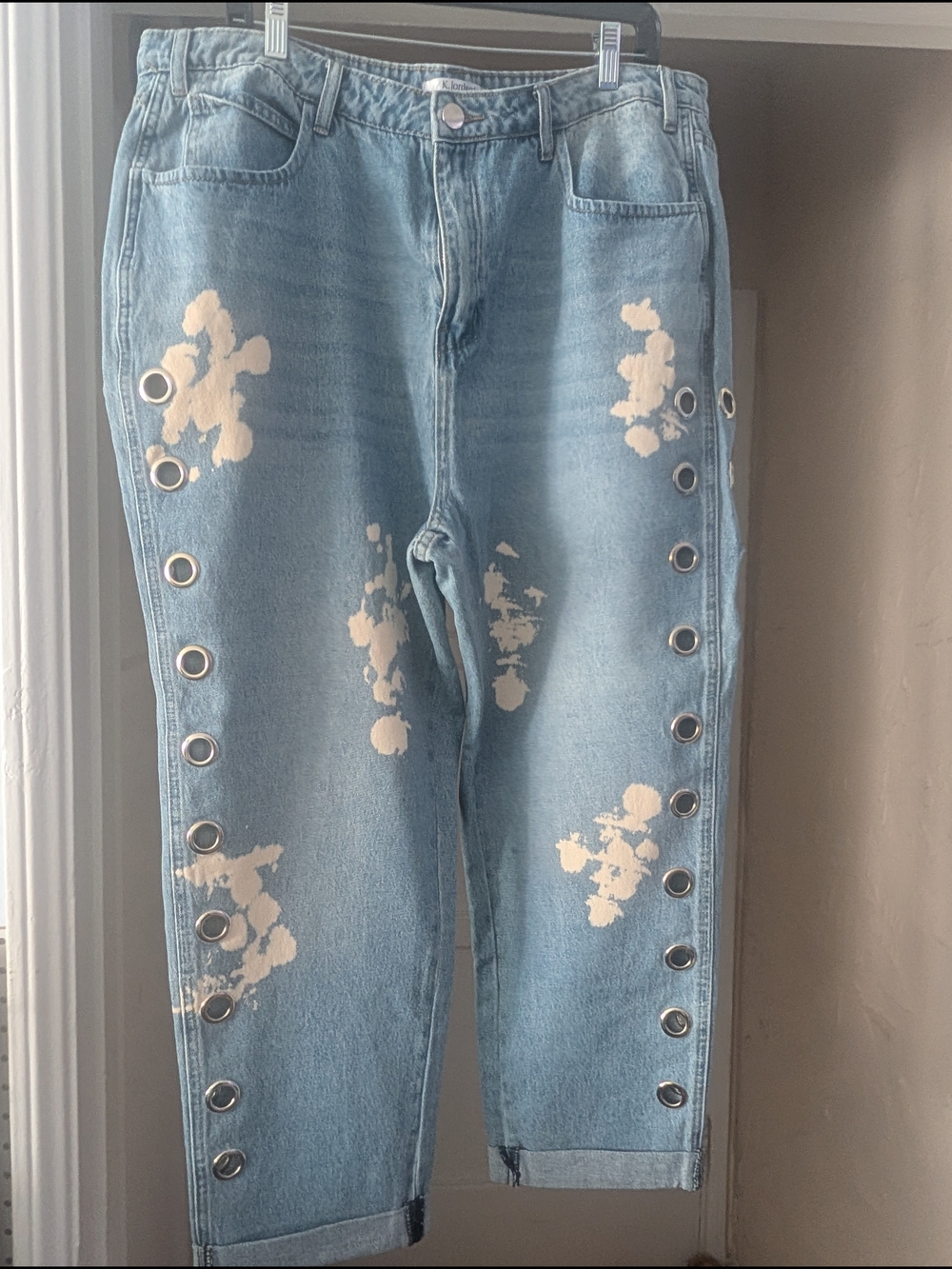 Grommet And Distressed light Blue Women's Jeans - By K.jordan